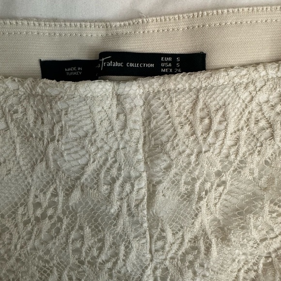 Lace offf white shorts - Picture 6 of 8